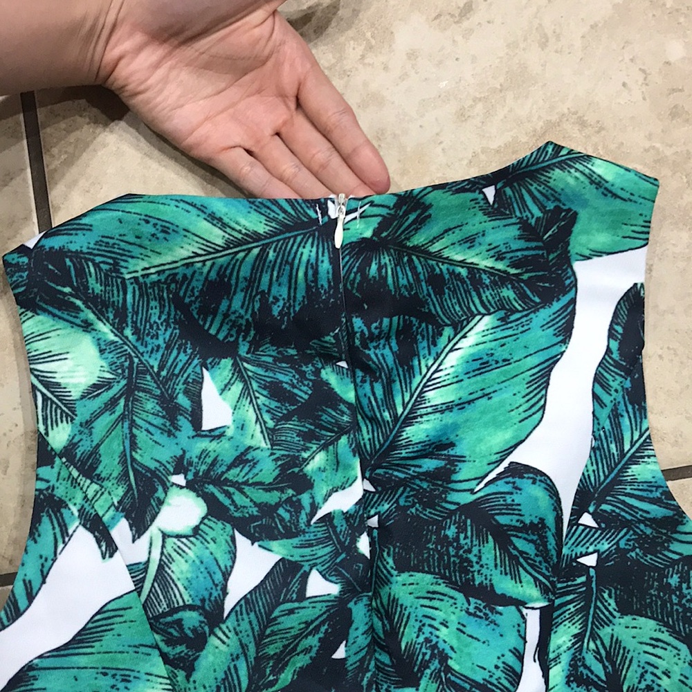 βLeaf It To Chanceβ Tropical PalmLeaf Skater Dress - Picture 11 of 12